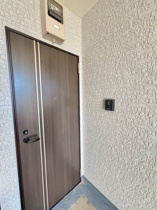 毎日通る玄関はこちらです