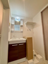 独立洗面台、朝の身支度には欠かせません