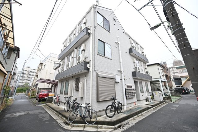 落ち着いた雰囲気の外観です