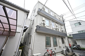 落ち着いた雰囲気の外観です