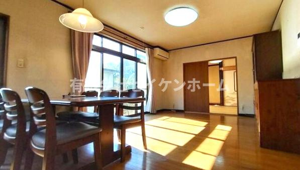 熊谷市妻沼　中古住宅の居間・リビング