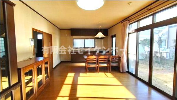 熊谷市妻沼　中古住宅の居間・リビング