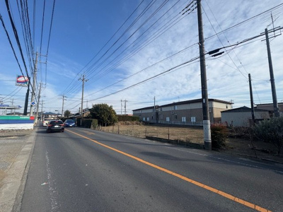 【前面道路含む現地写真】 | 館林市青柳町　事業用地