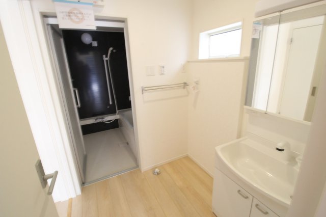 結城市結城　第43（Ⅱ期）2号棟の独立洗面台