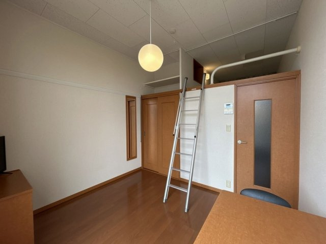 こちらのリビングで趣味の時間をお楽しみください