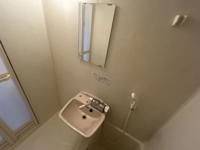 明るい色調の室内です