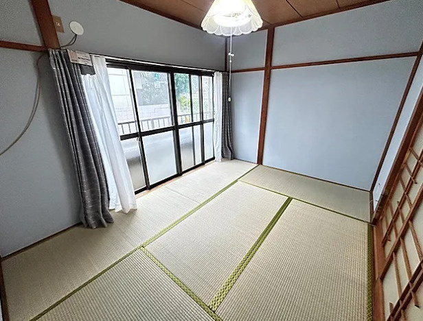 日本らしい落ち着いた雰囲気の和室です