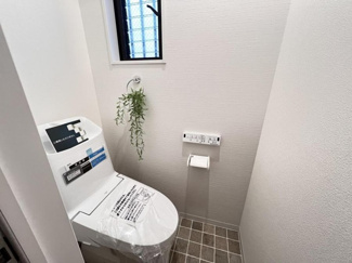 【トイレ】 | 厚木市恩名 中古戸建て | 新規交換（新設）：洗浄便座