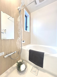 【浴室】 | 厚木市恩名 中古戸建て | 新規交換（新設）：浴室乾燥機+窓