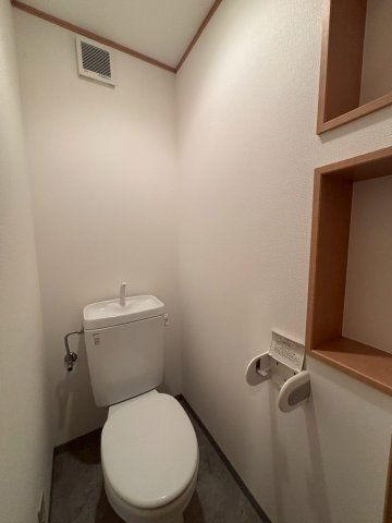 ホワイトコートのトイレ|落ち着いたトイレです