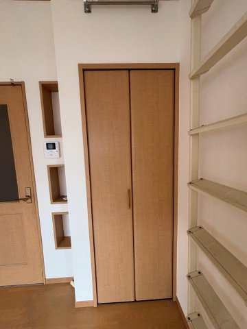 ホワイトコートの収納|大きなものも収納できそうです