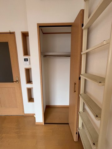 ホワイトコートの収納|大きなものも収納できそうです