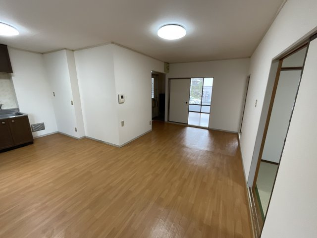 【居間・リビング】 | ハイツKKM3 | ゆったり過ごせるリビングです