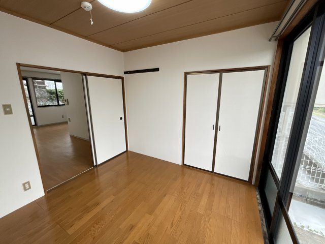 【洋室】 | ハイツKKM3 | 落ち着いた色調の洋室です