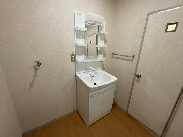 【洗面所】 | ハイツKKM3 | 明るい洗面所です