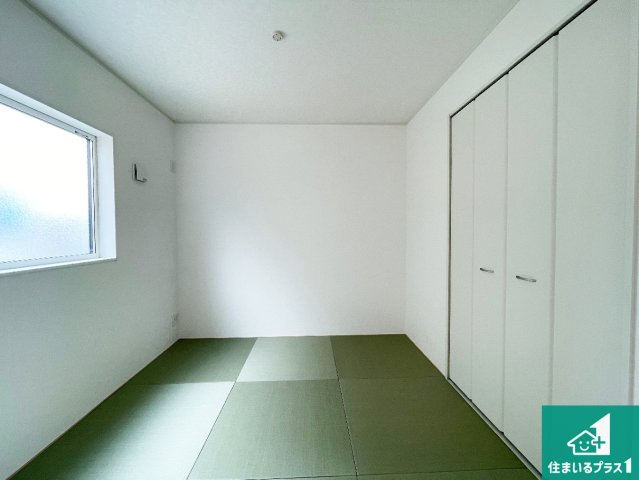 ★29(土)30(日)現地見学可能！★大津市雄琴　第26期　ラスト1邸の和室|一室あると便利な和室は客間としてだけでなく、小さなお子様のプレイルームや食後のくつろぎスペースとしてもご利用いただけます。収納もついていますので大活躍間違いなし！