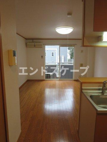 ローズコートＡの居間・リビング|高崎、前橋のお部屋探しはエンドスケープまで！お客様の理想お聞かせ下さい♪