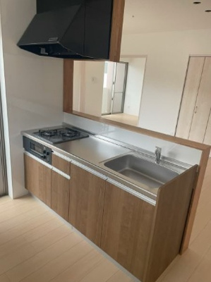 【キッチン】 | フローリド南城（ＲＨＨ） | 102号室の写真を使用しております。