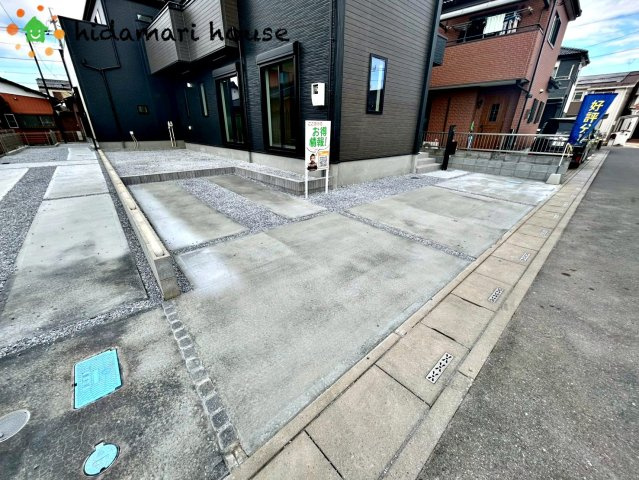 桶川市上日出谷8期　新築戸建　グラファーレ01の駐車場