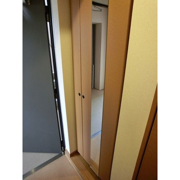福岡市中央区小笹３丁目の賃貸マンションの玄関