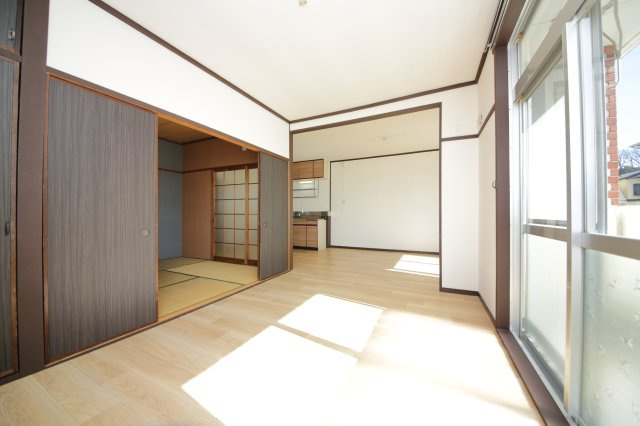 ファミールオオタの居間・リビング