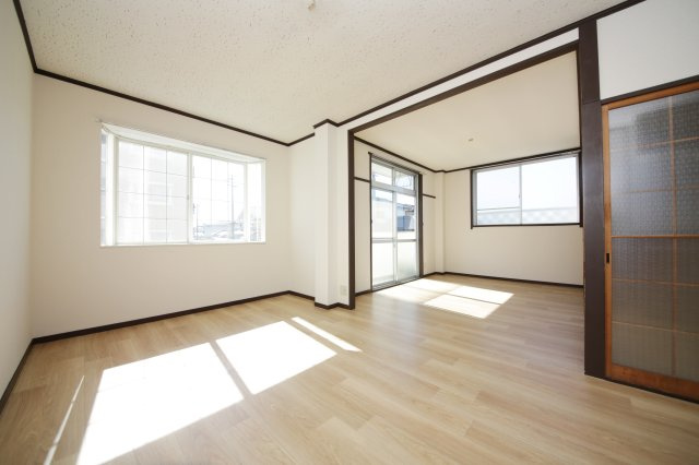 ファミールオオタの居間・リビング