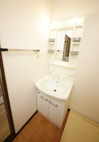 ファミールオオタの洗面所