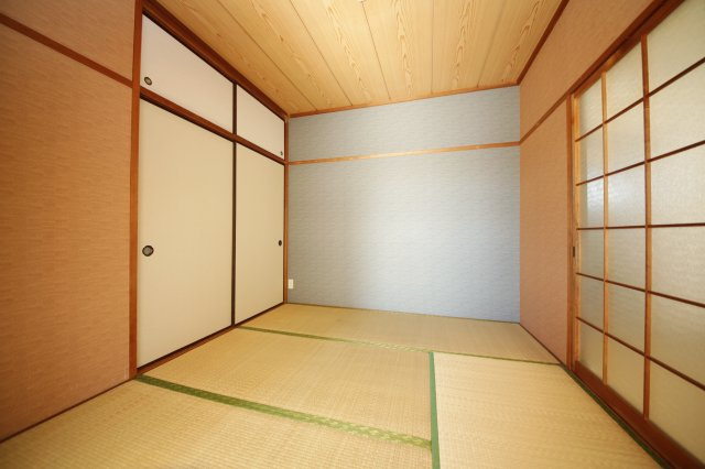 ファミールオオタの和室