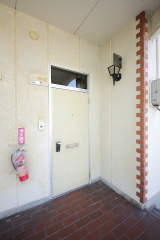 ファミールオオタの玄関