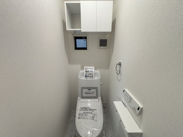 MELDIA昭和区折戸町304④｜名古屋市の戸建ならホームアップのトイレ|2か所にトイレを完備。混み合う朝や来客時も安心の設計！