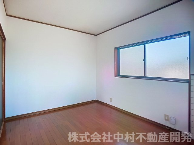 飛鳥第2ハイツの洋室
