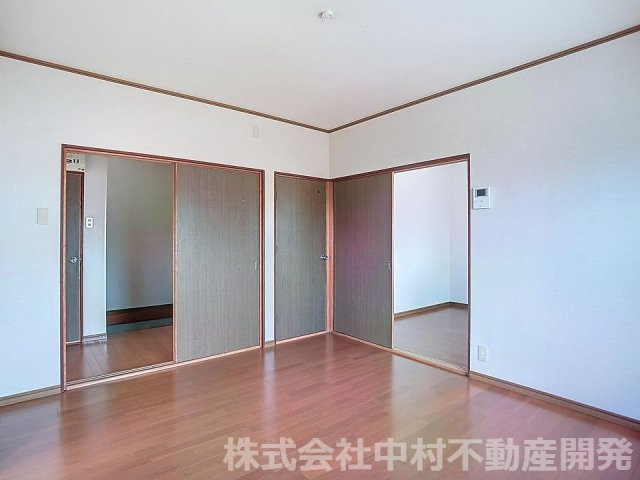 飛鳥第2ハイツの洋室