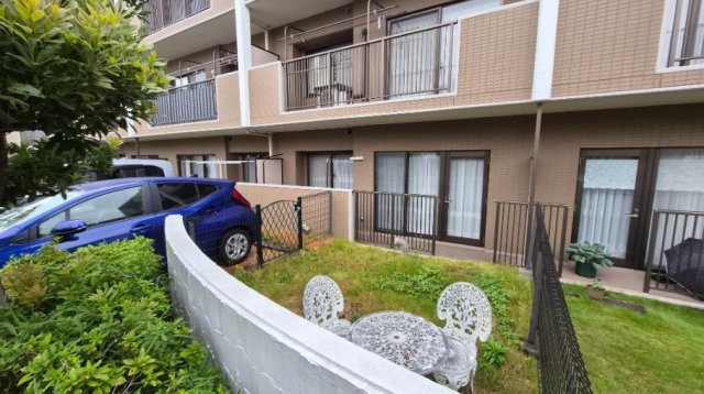 エステヴヴィラ横浜上永谷サウスコリーナの庭|ガーデニング・家庭菜園も楽しめる専用庭を完備♪