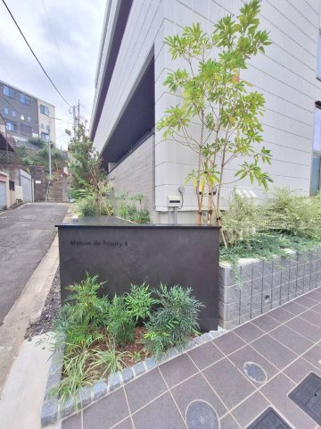 Ｍａｉｓｏｎ　ｄｅ　Ｔｒｉｎｉｔｙ　Ｓのエントランス