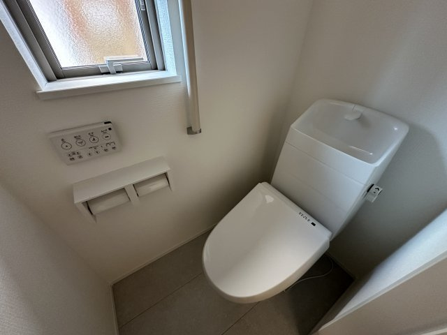明石市二見町東二見新築戸建E号棟のトイレ