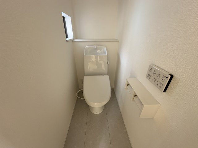 明石市二見町東二見新築戸建E号棟のトイレ