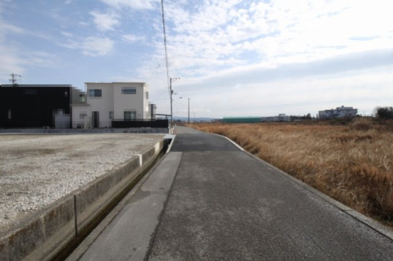 南国市大そね甲　建築条件なし　売土地　9号地（全9区画）の前面道路含む現地写真