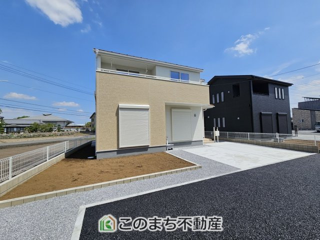LiveleGarden.S栃木都賀町平川第3の庭|外水栓は立水栓となっておりますので、お子様の上履きアウトドア用品のお手入れにも活躍します。