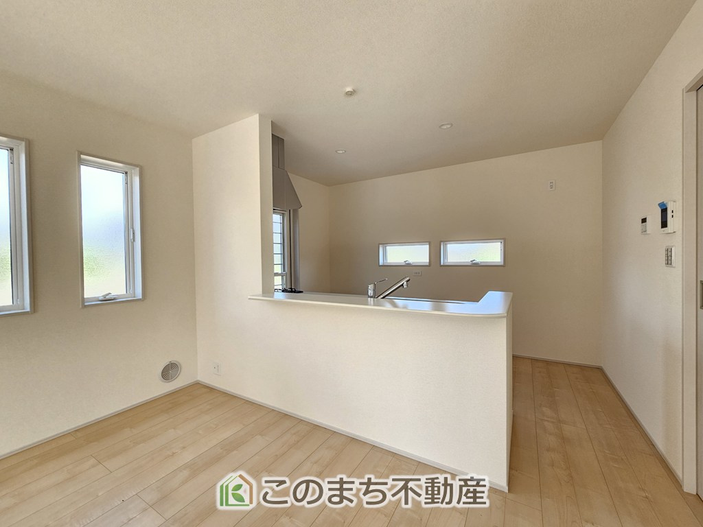 LiveleGarden.S栃木都賀町平川第3のキッチン|人気のカウンターキッチンになっているので家族とコミュニケーションを取りながらでも家事をこなせます！