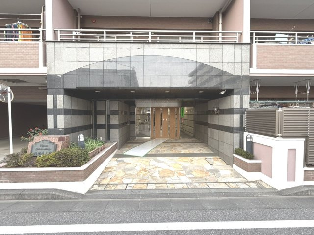 日神パレステージ川越南大塚のエントランス