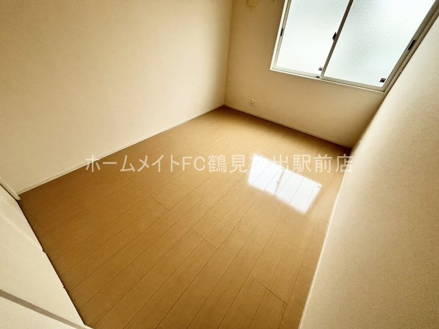 東大阪市三島２丁目のハイツの洋室