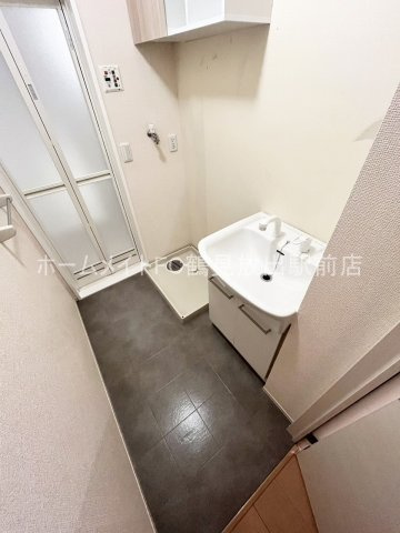 東大阪市三島２丁目のハイツの洗面所