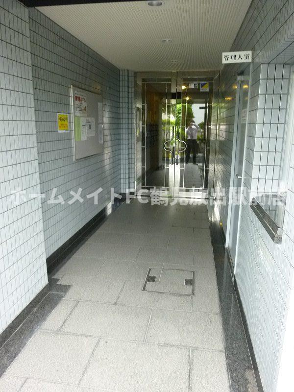 大阪市城東区諏訪３丁目の賃貸マンションのエントランス