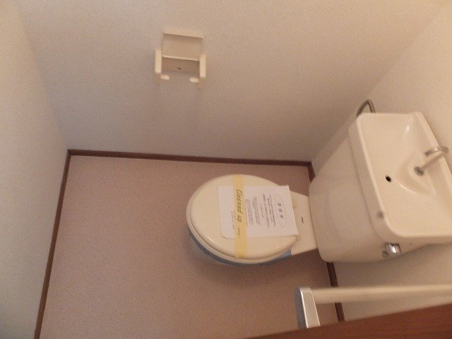 【トイレ】 | シャルダンⅠ | トイレです
