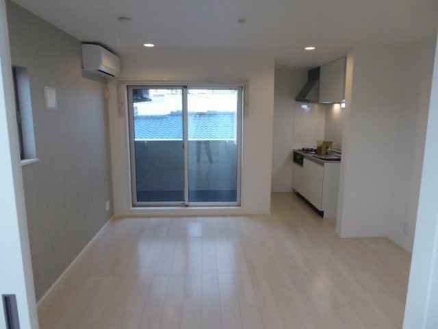 大阪市城東区鴫野東３丁目のハイツの居間・リビング