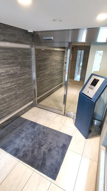 レジディア文京小石川のエントランス