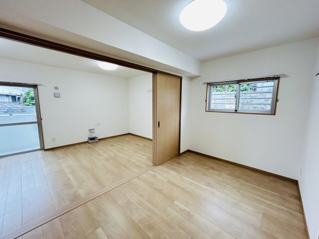 クレストヒルズMの洋室