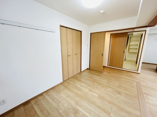 クレストヒルズMの洋室