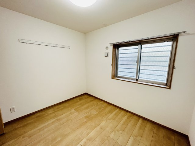 クレストヒルズMの洋室