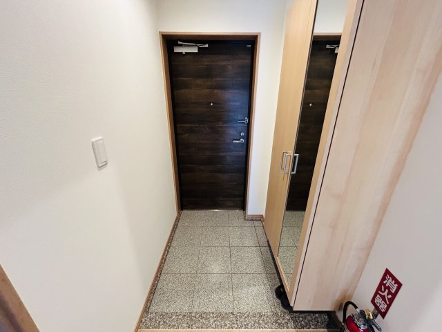 クレストヒルズMの玄関